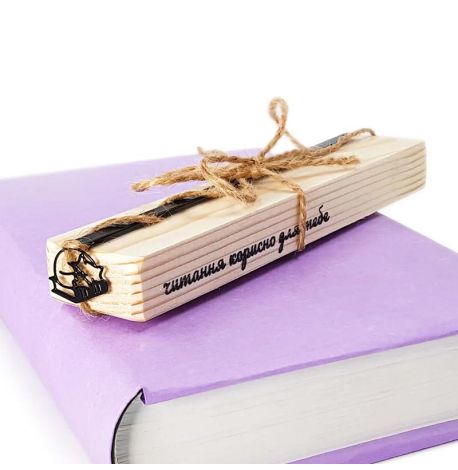 Закладка для книг «Лиса на книгах»