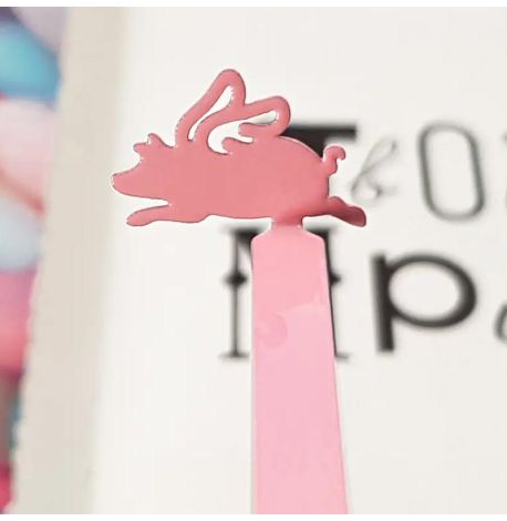 Закладка для книг «Окрилена свиня» (рожева)