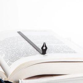 Закладка для книг «Перо ручки»