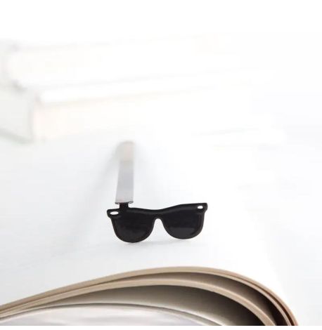 Закладка для книг «Сонцезахисні окуляри»