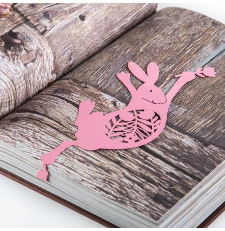 Закладка для книг «Танцующий пасхальный заяц» (розовый цвет)