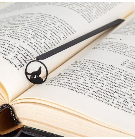 Закладка для книг «Воющий волк»