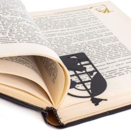 Закладка для книг «Читающий мальчик»