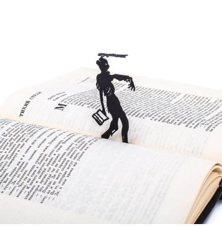 Закладка для книг «Зомби идет в библиотеку»