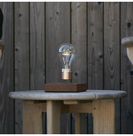 Левитирующая лампа Flyte Buckminster