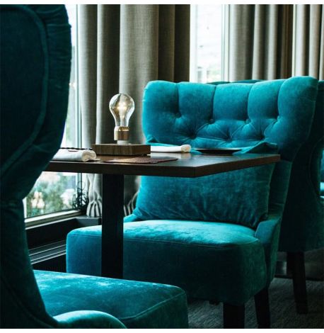 Левитирующая лампа Flyte Buckminster