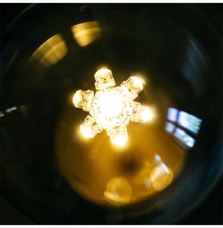 Левитирующая лампа Flyte Buckminster