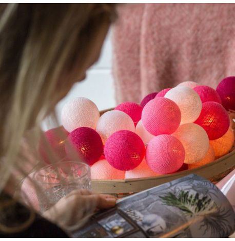 Тайская LED-гирлянда Pink (20 шариков) линия на батарейках