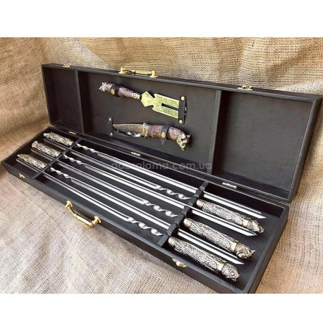 Набір для шашлику "Дикі звірі" з ножем і виделкою (в кейсі)