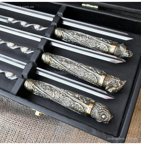 Набір для шашлику "Дикі звірі" з ножем і виделкою (в кейсі)