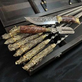 Набір для шашлику «Дикі звірі» з ножем і виделкою (в дерев'яному кейсі)