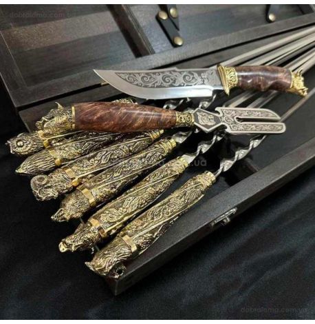 Набір для шашлику «Дикі звірі» з ножем і виделкою (в дерев'яному кейсі)