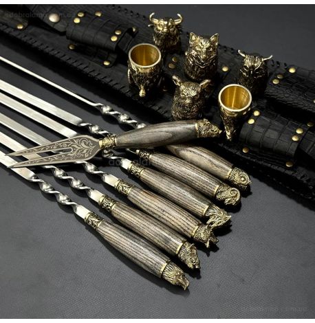 Набір шампурів «Смак полювання» з чарками та виделкою (в шкіряному закритому сагайдаку)