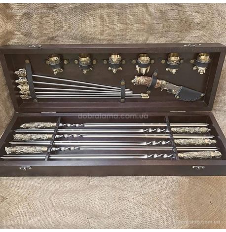 Набор для шашлыка "Дикие звери" с мангалом (в деревянном кейсе)