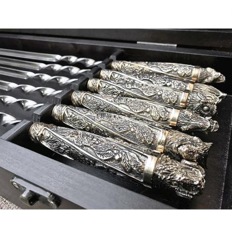 Набор для шашлыка "Дикие звери" с мангалом (в деревянном кейсе)