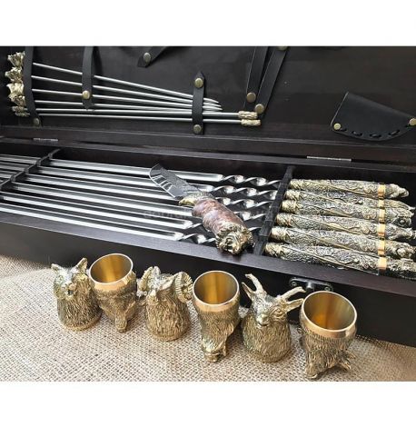 Набор для шашлыка "Дикие звери" с мангалом (в деревянном кейсе)