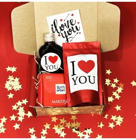 Подарунковий набір LoveBox "Солодка романтика"