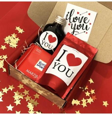 Подарунковий набір LoveBox "Солодка романтика"