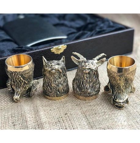Подарочный набор для мужчин "Охотничий" (4 бронзовых рюмки, фляга)