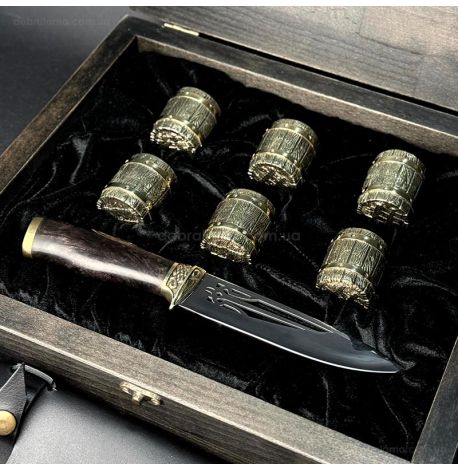 Подарунковий набір для чоловіків «Бочка» (6 бронзових чарок, ніж) в дерев'яному кейсі