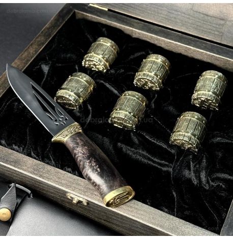 Подарунковий набір для чоловіків «Бочка» (6 бронзових чарок, ніж) в дерев'яному кейсі