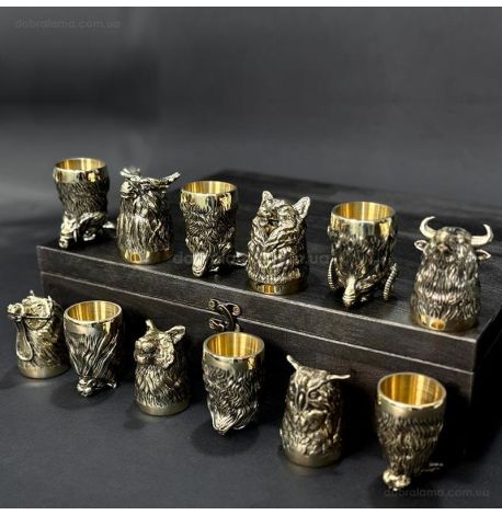 Набор бронзовых стопок «Охотничьи» (12 шт) в деревянном кейсе