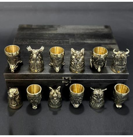 Набор бронзовых стопок «Охотничьи» (12 шт) в деревянном кейсе