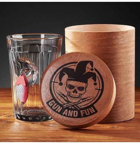 Граненый стакан с блесной