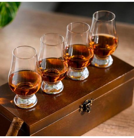 Набір 4-х келихів для віскі Glencairn в дерев'яній коробці
