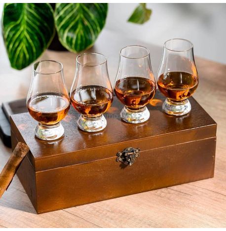 Набір 4-х келихів для віскі Glencairn в дерев'яній коробці