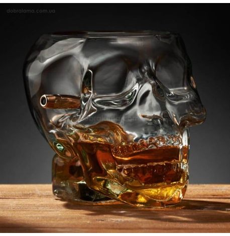 Стакан-череп с пулей 7.62 мм в виске