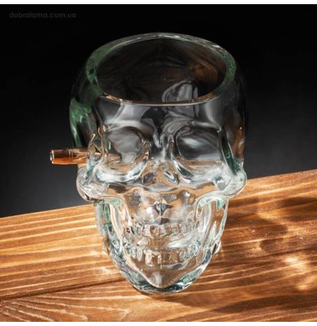 Стакан-череп с пулей 7.62 мм в виске