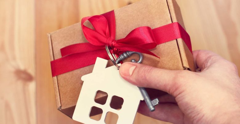 Що можна подарувати на новосілля?